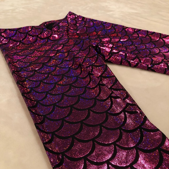 Magenta mermaid scale leggings - Picture 4 of 9